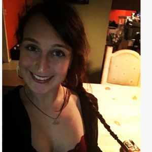 Meet your Posher, Kayla